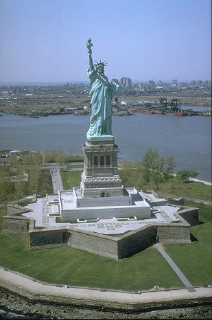 Нью-Йорк. Статуя свободы